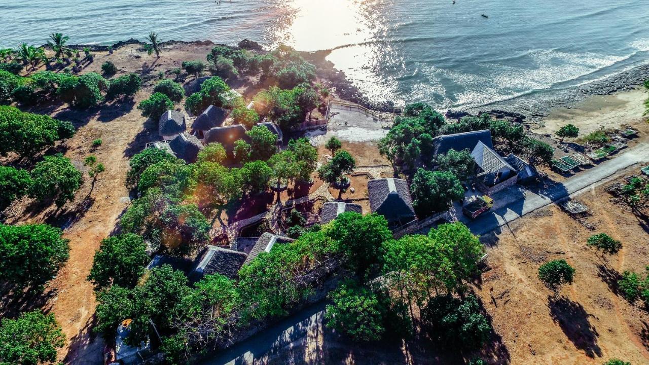 Mulia Bungalows Nembrala Exterior photo