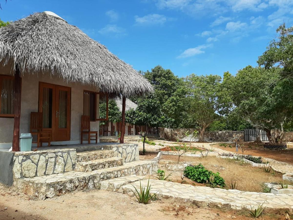 Mulia Bungalows Nembrala Exterior photo